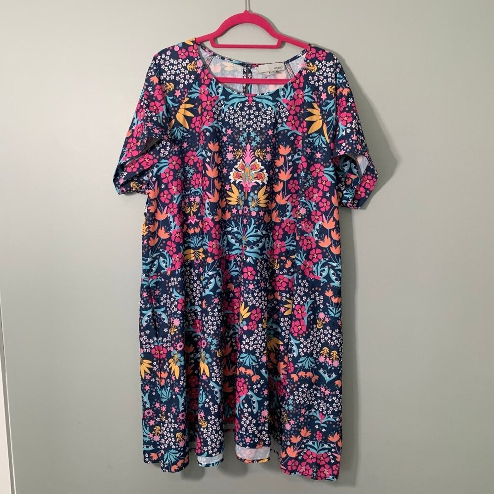NWOT Luukse Floral Shift Dress Women 4X Navy Blue Short Sleeve Crew Neck Boho